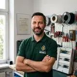 Frank Buchwald, Elektrotechnikermeister